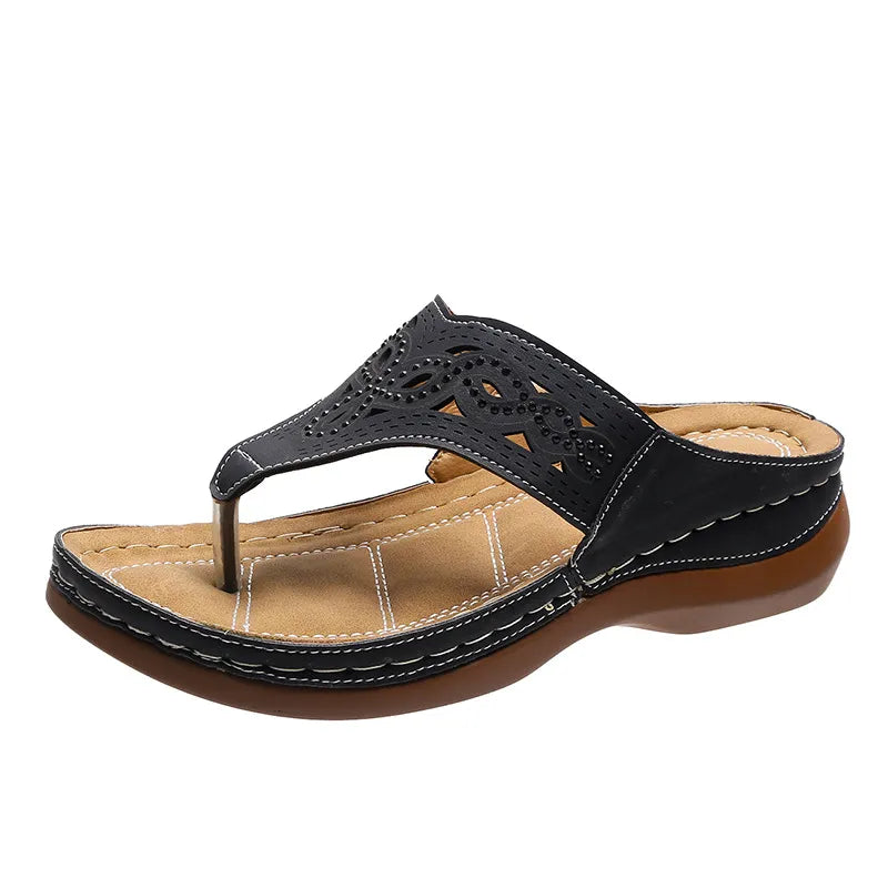 Sienna | Women’s Clip-Toe Wedge Sandals — Black