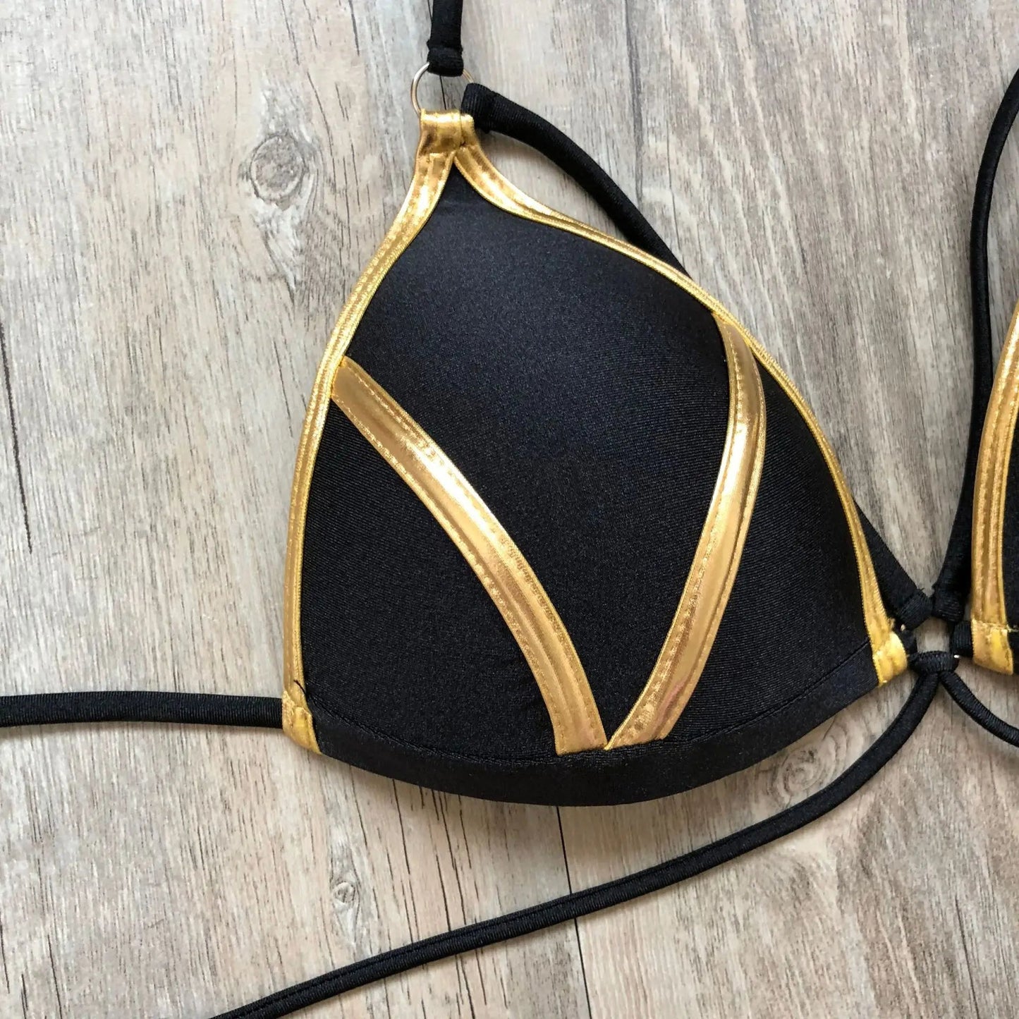 Flor® | Effortless and trendy   bikinis