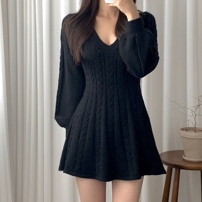 Marta® | Elegant women's short dress with long sleeves and V-neck
