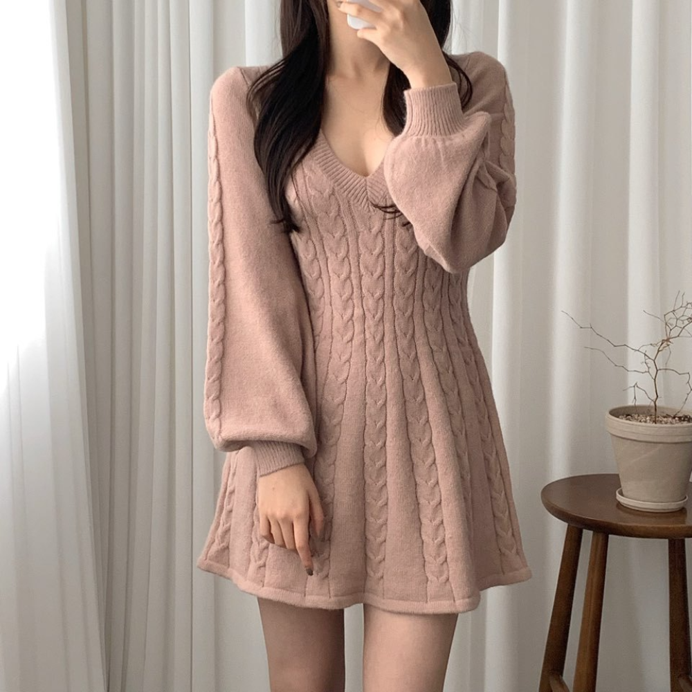 Marta® | Elegant women's short dress with long sleeves and V-neck