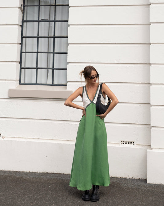 Maria | Lightweight V-Neck Maxi Dress