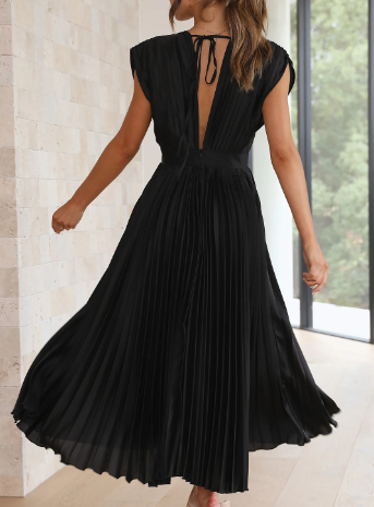 Ilaria® | Elegant Dress With Sleeves
