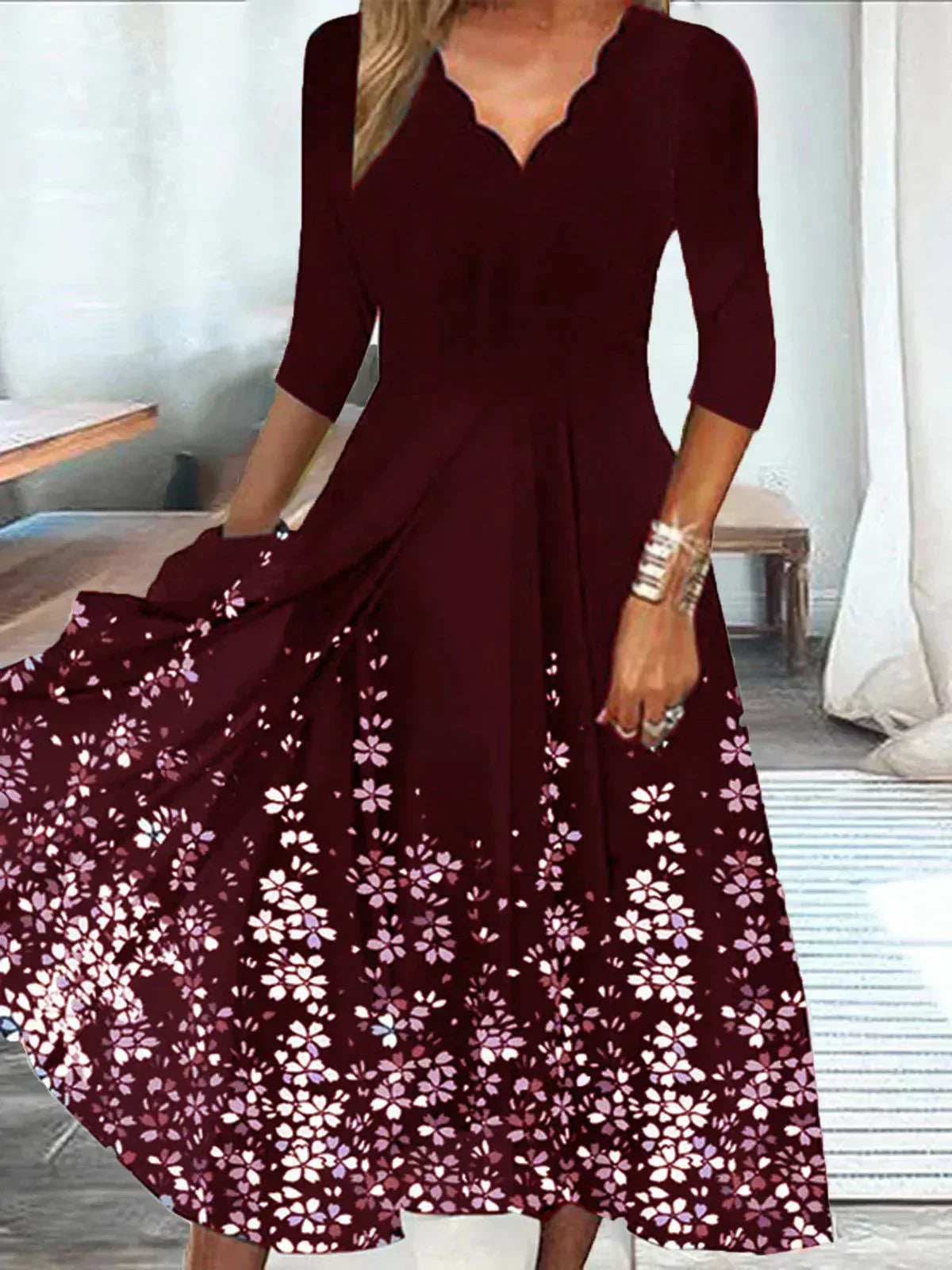 Sabrina® | Floral V-neck midi dress